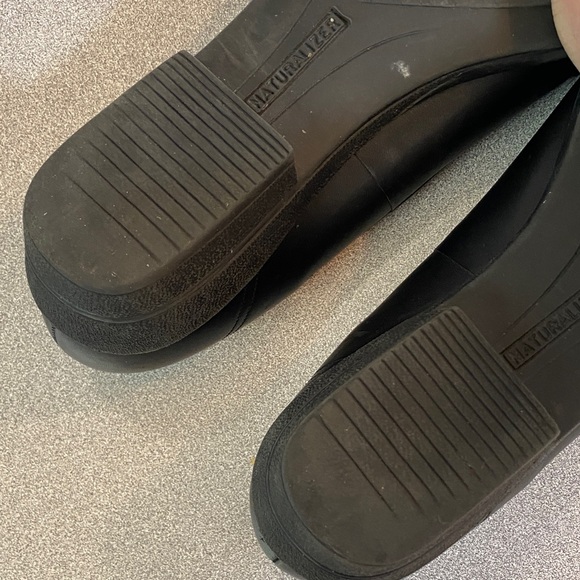 Naturalizer Black Loafers with Textured Detail - Picture 9 of 14